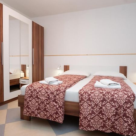 Holiday Home Luka Pridraga Екстер'єр фото