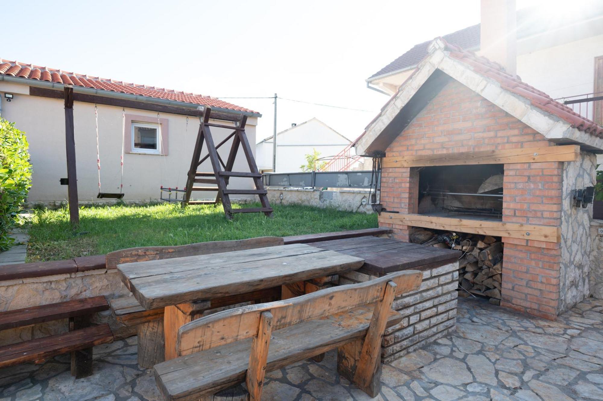 Holiday Home Luka Pridraga Екстер'єр фото