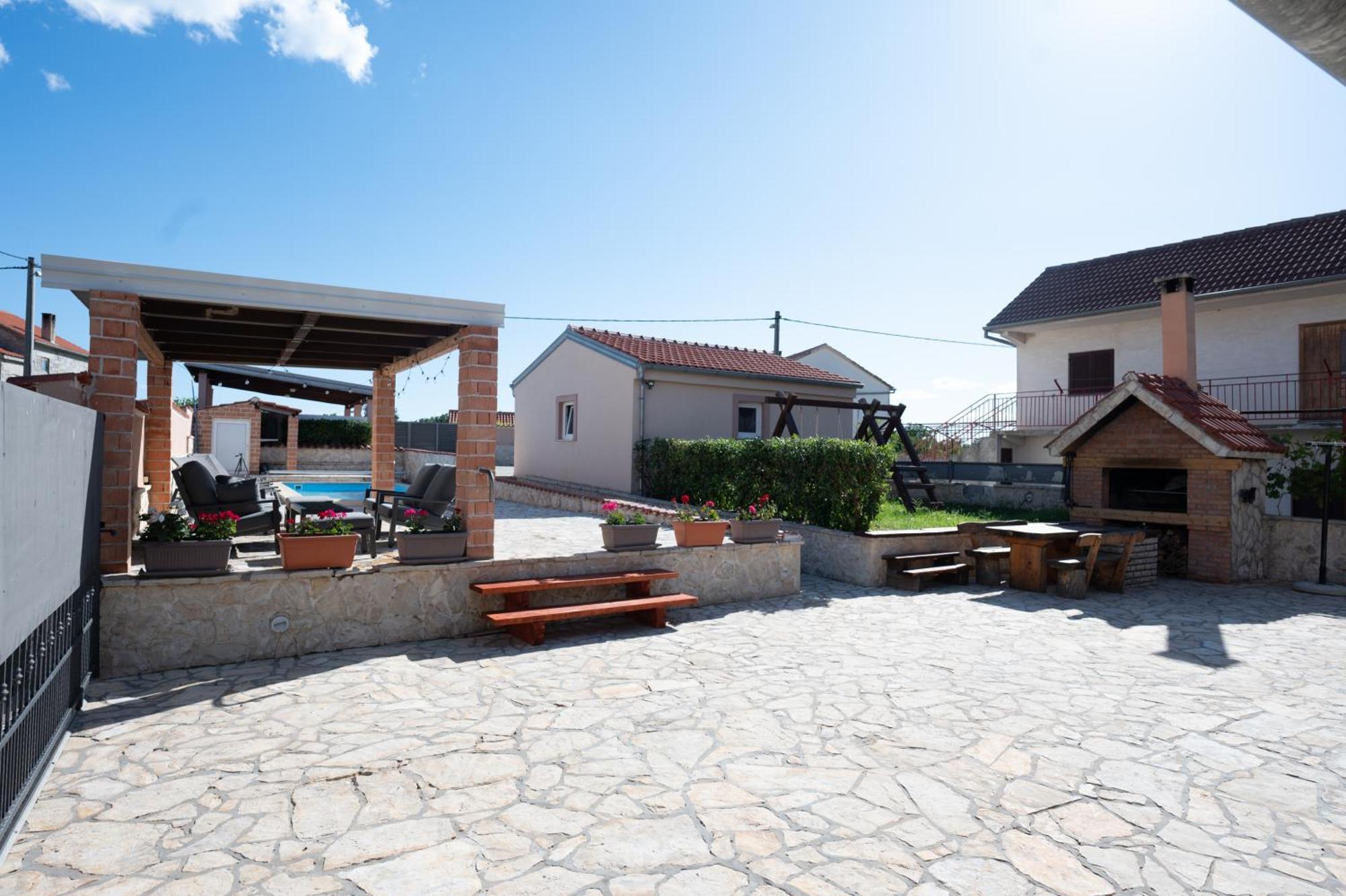 Holiday Home Luka Pridraga Екстер'єр фото