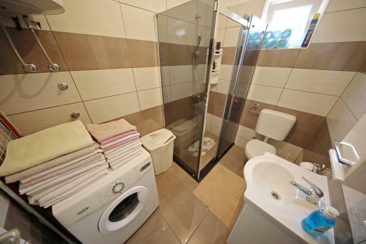 Holiday Home Luka Pridraga Екстер'єр фото