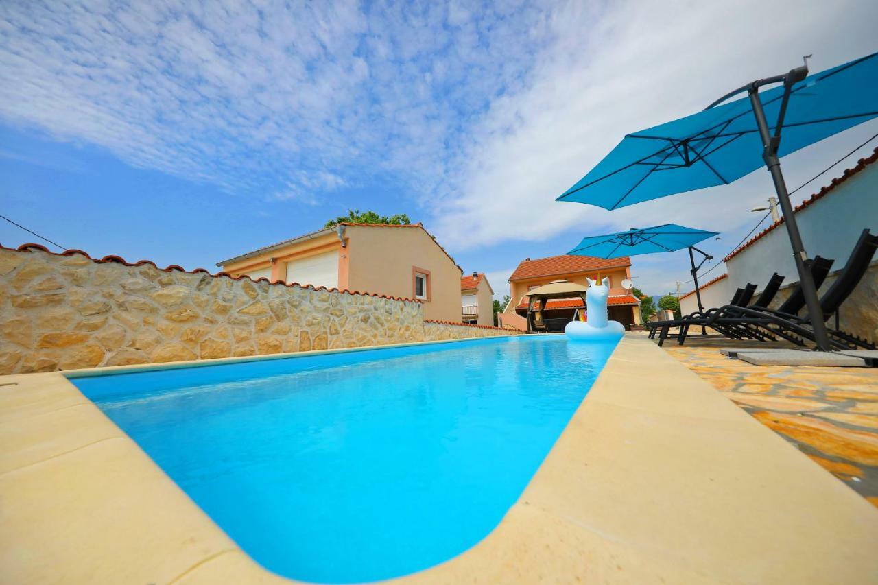 Holiday Home Luka Pridraga Екстер'єр фото